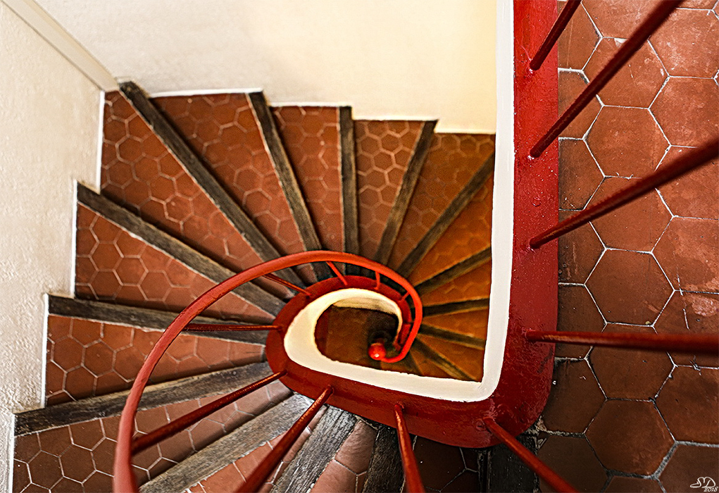 L'escalier rouge