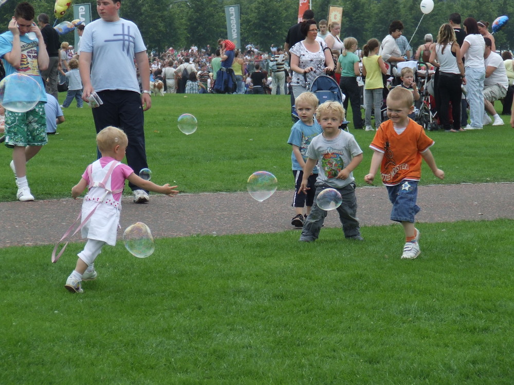 Lets chase bubbles