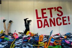 LET`S DANCE!