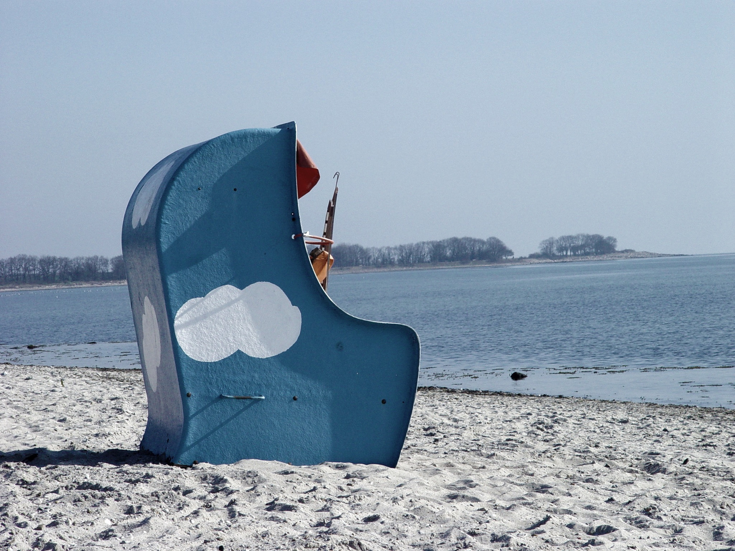 Let's just sit on a sky bench and stay there waiting to fly.