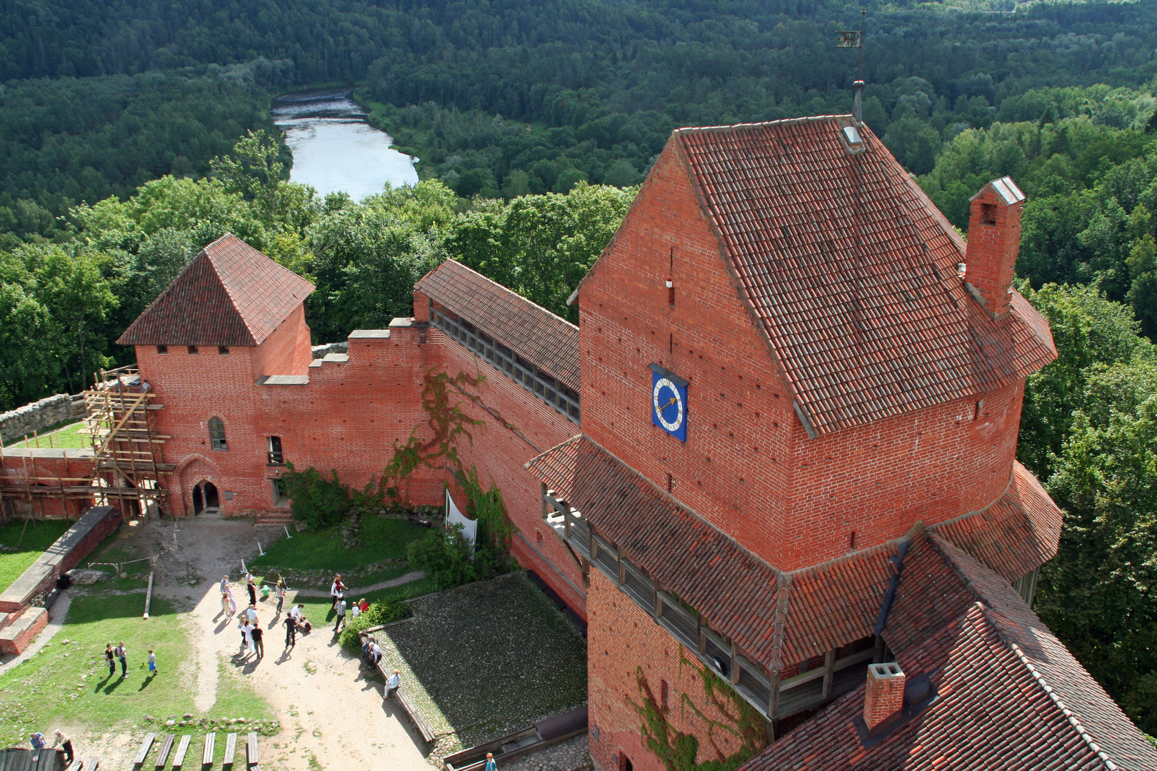 Lettland: Blick vom Bergfrid der Burg Sigulda