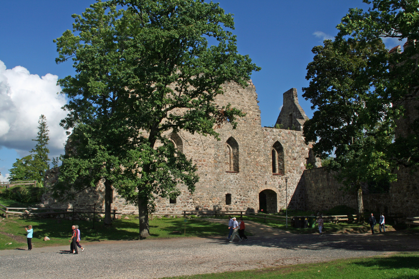 Lettland: Die Ruinen der Ordensburg Sigulda