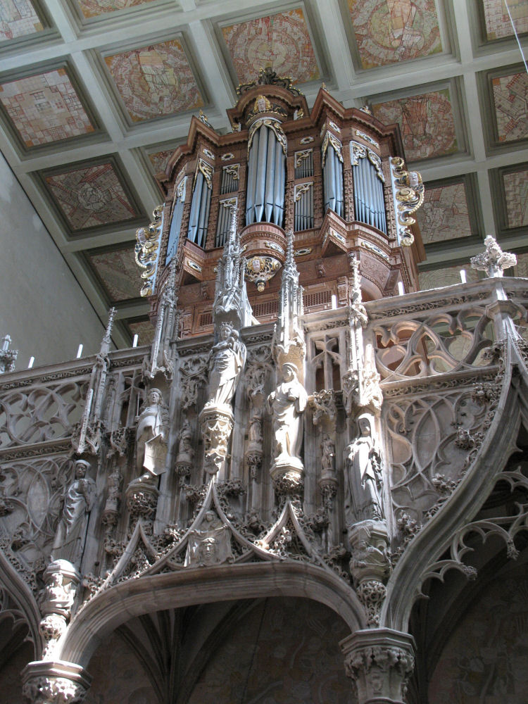 Lettner, Orgel und Kassettendecke in Kölner Kirche St. Pantaleon