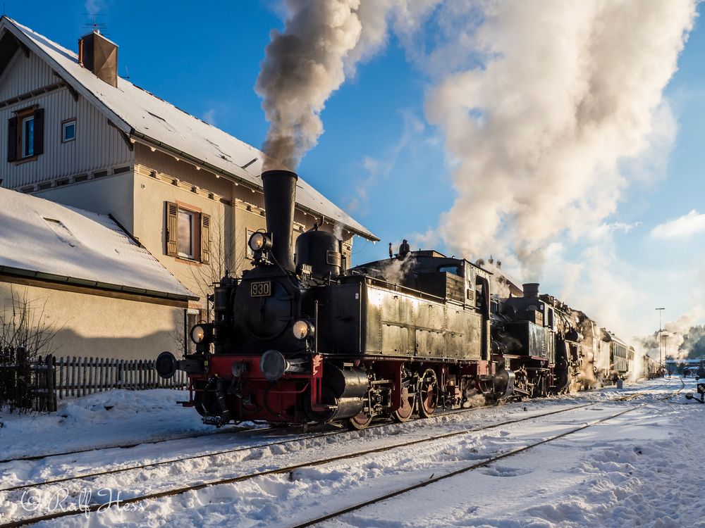 Letzte Ausfahrt von Münsingen mit dem gesamten Museumszug