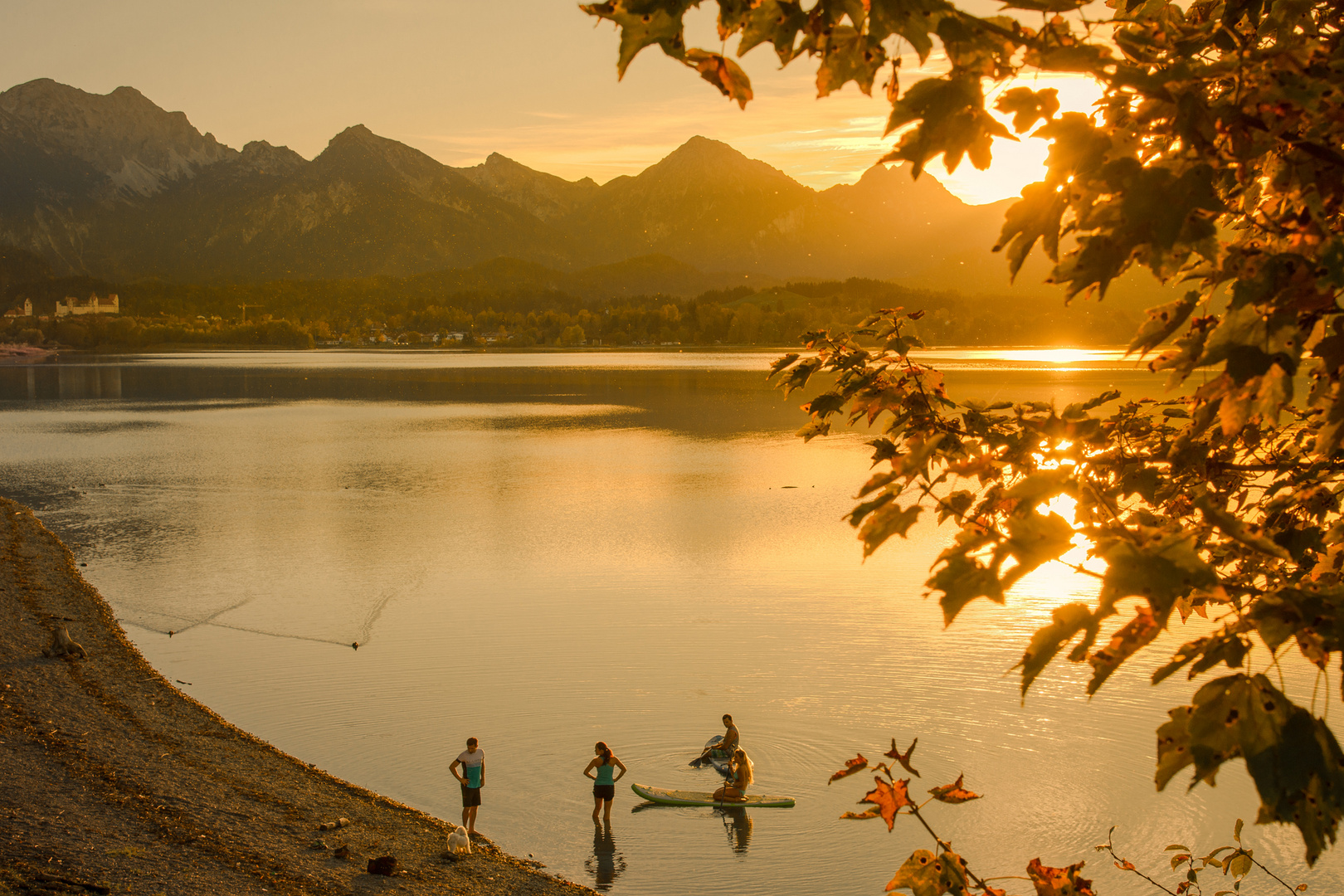 Letzte Herbstsonne am See