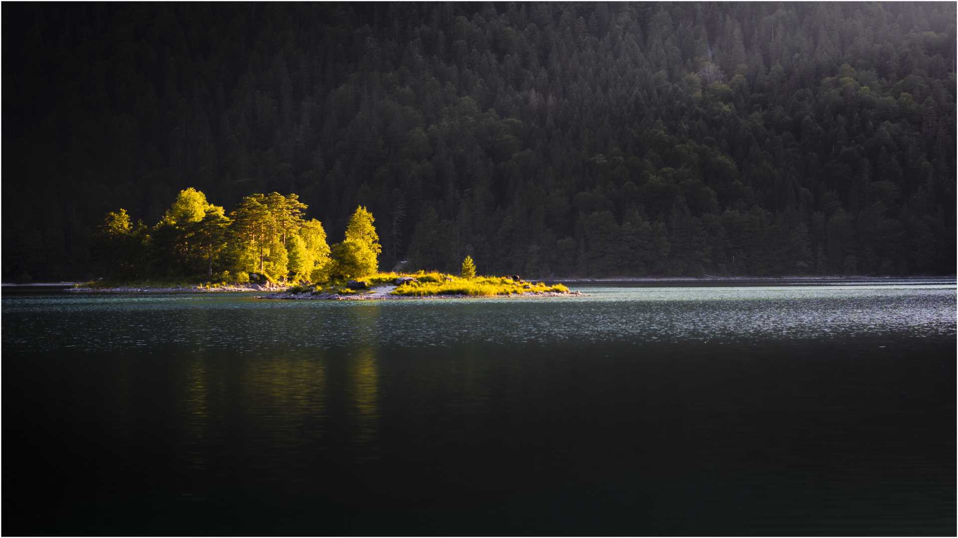 letzte Lichtstrahlen am Eibsee