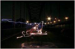 letzte nacht begegnete mir auf der Harburger Brücke ein seltsames wesen