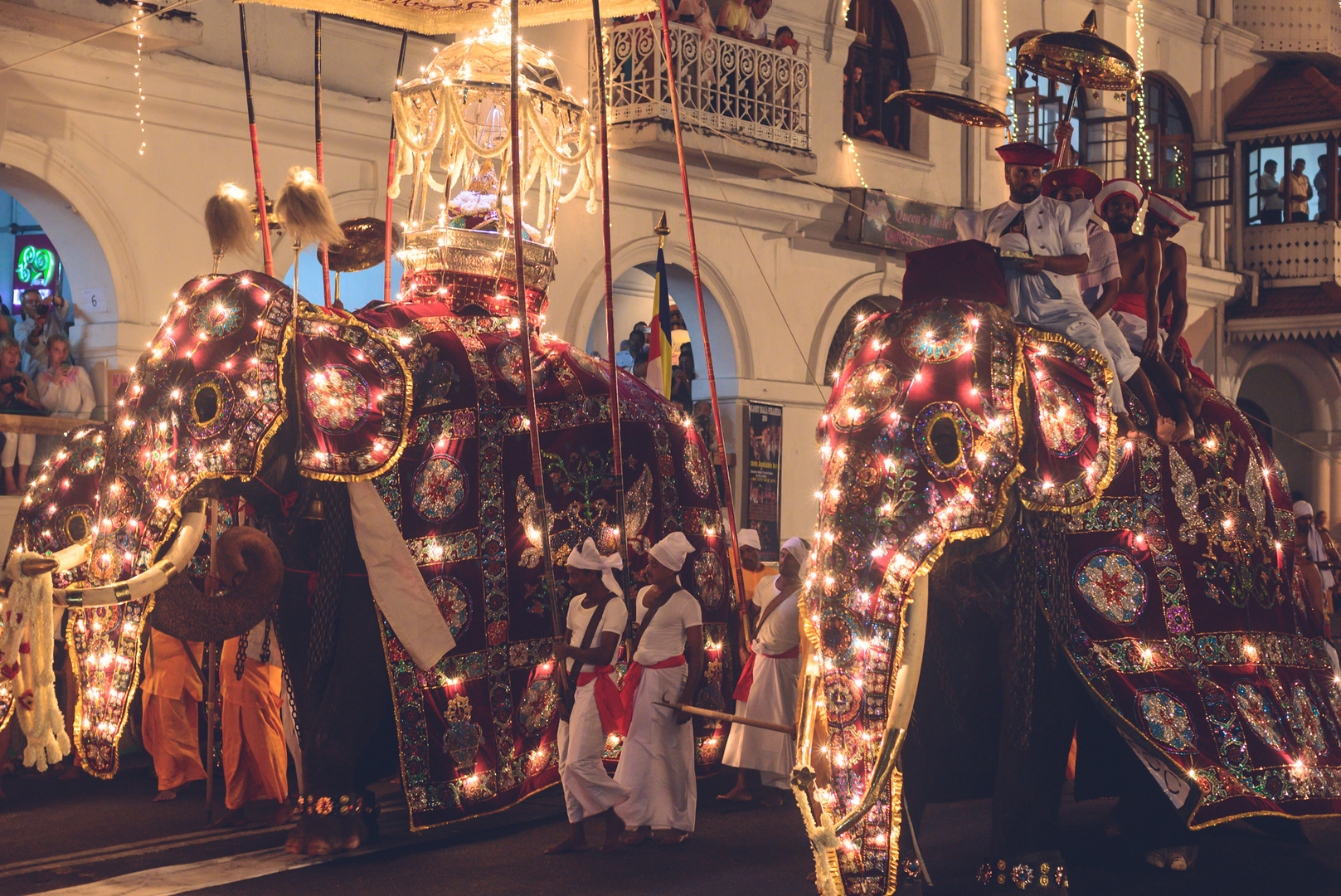 Letzte Nacht des Perahera