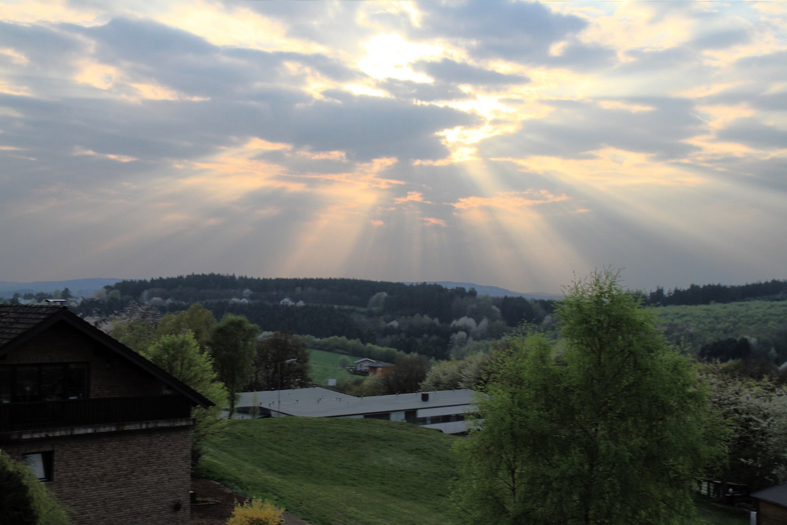 letzte Sonnenstrahlen um 18 Uhr