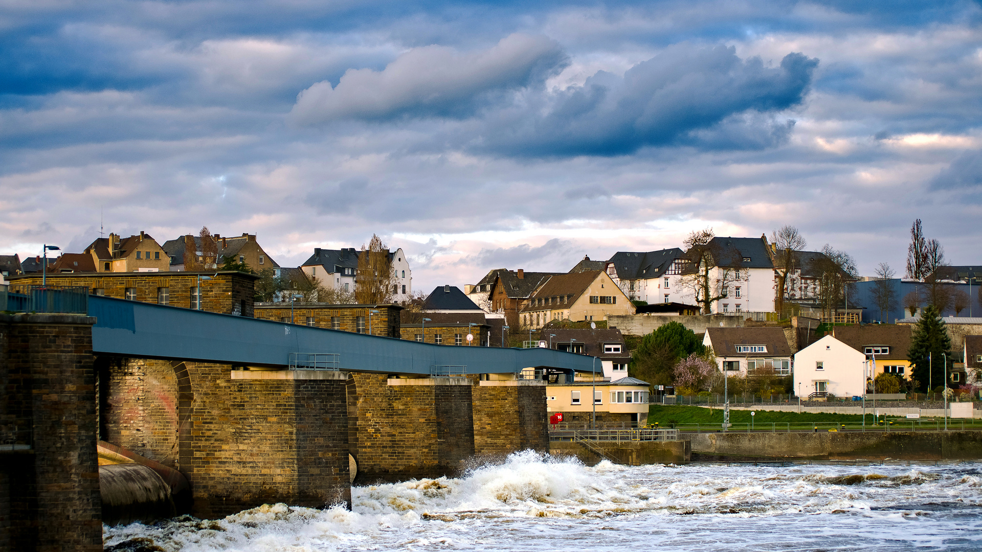 Letzte Staustufe der Mosel  in Koblenz II