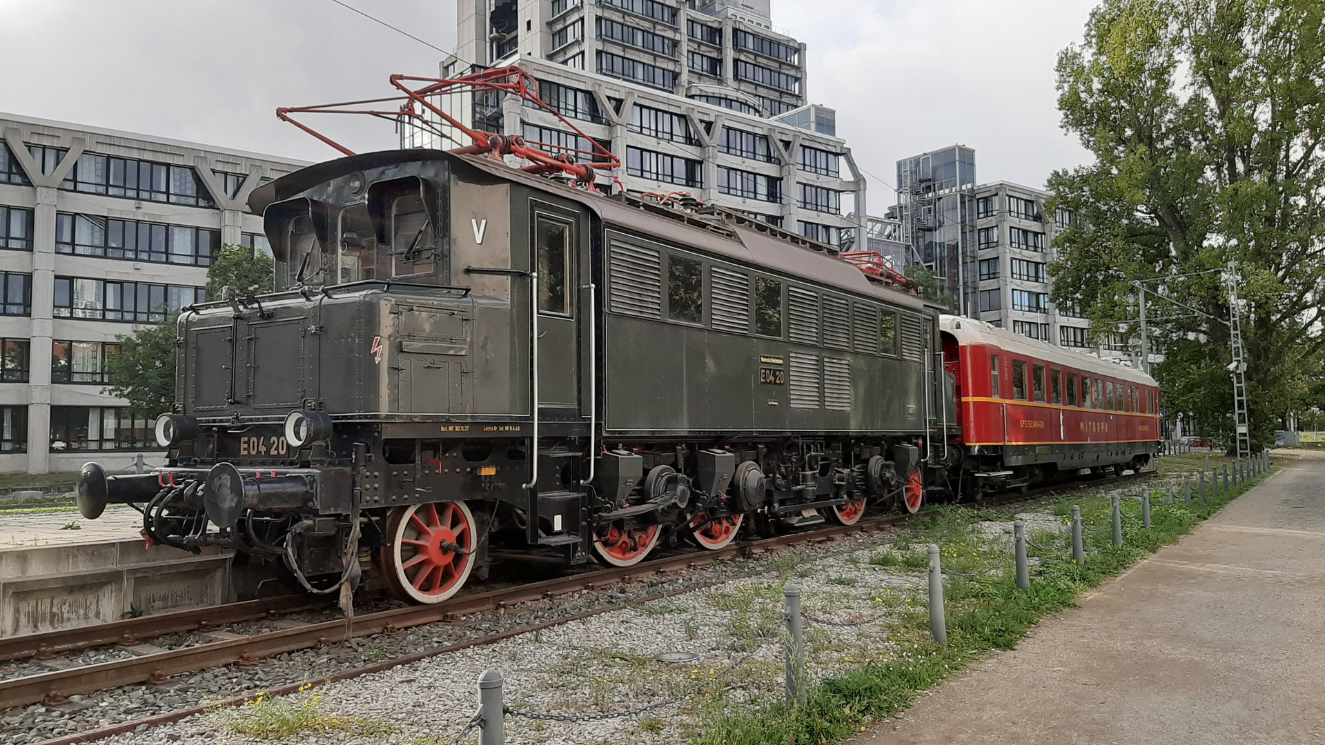 Letzte Woche Samstag in Frankfurt am Main entdeckt  E04 21