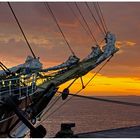 „Letzter Sonnenuntergang vor den auslaufen n. Dunkirk“ die Krusenstern in Bremerhaven am 27.5.2013