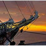 „Letzter Sonnenuntergang vor den auslaufen n. Dunkirk“ die Krusenstern in Bremerhaven am 27.5.2013