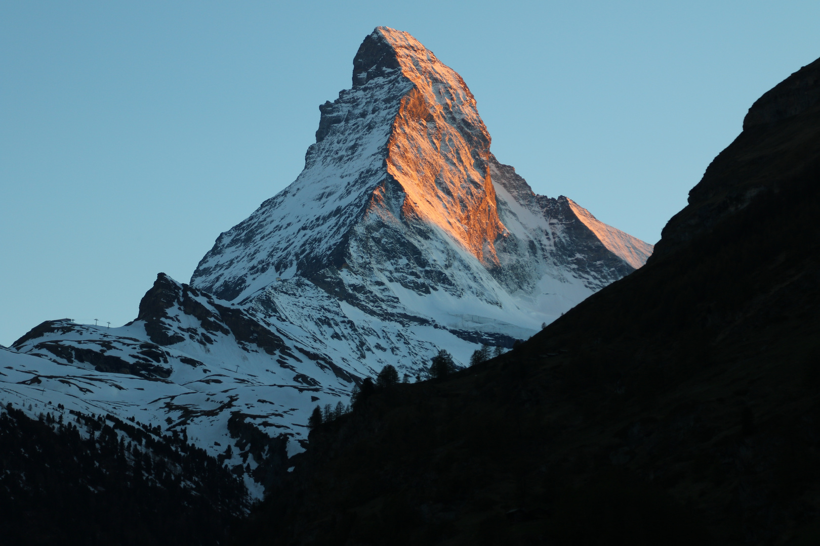 Letztes Sonnenlicht am Matterhorn