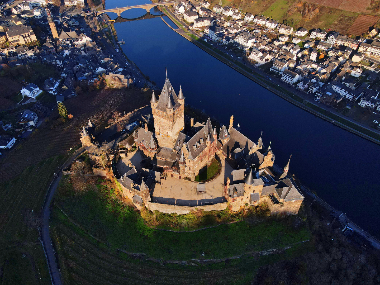 Letztes Sonnenlicht an der Reichsburg