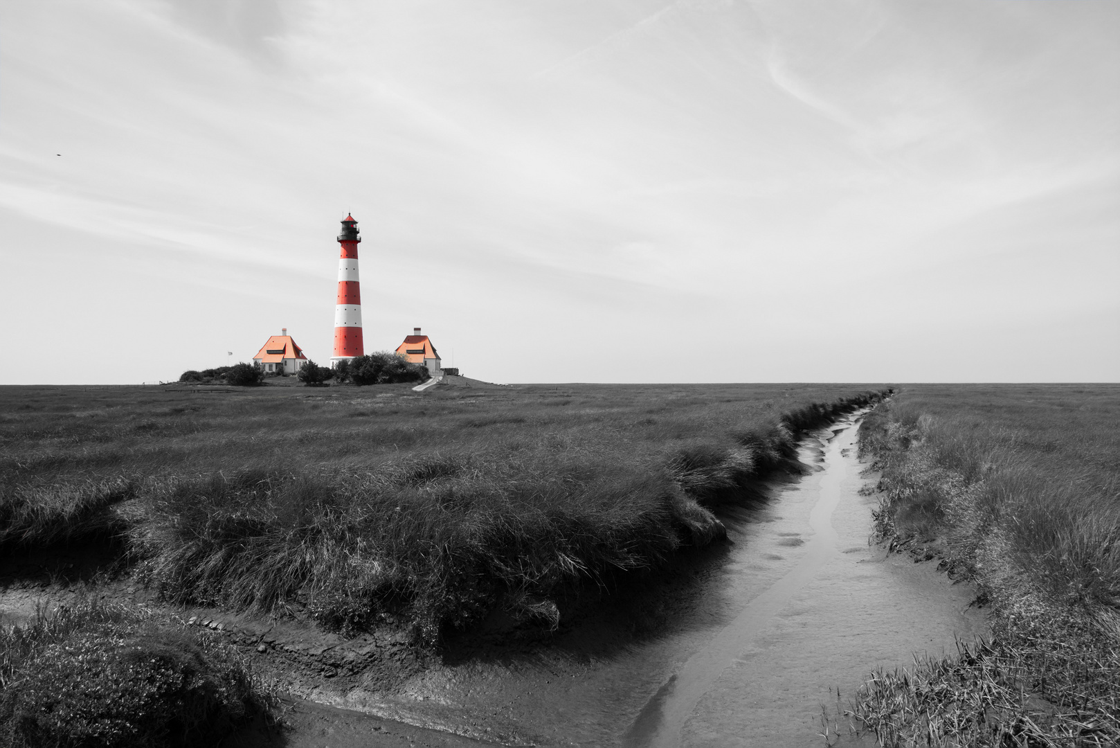 Leuchhturm Westerheversand rot-schwarz-weiß