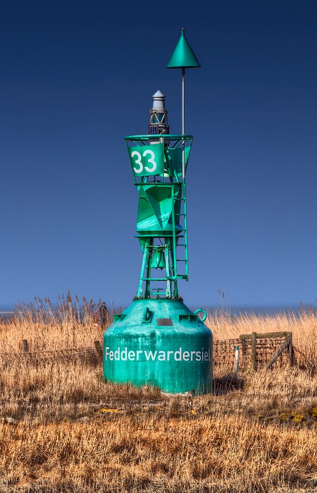 Leucht-Boje 33 im Sielhafen von Fedderwardersiel