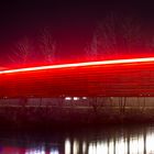 Leuchtbrücke am Abend ( Rot Version)