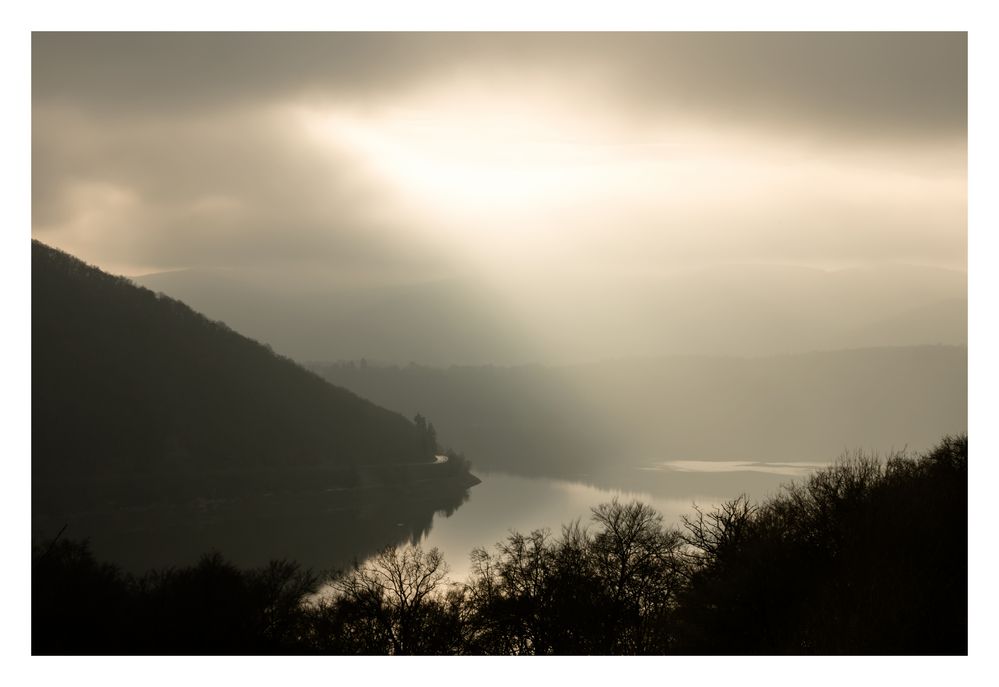 Leuchten über dem Edersee