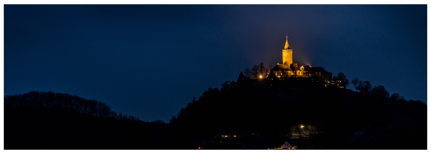 Leuchtenburg im Advent