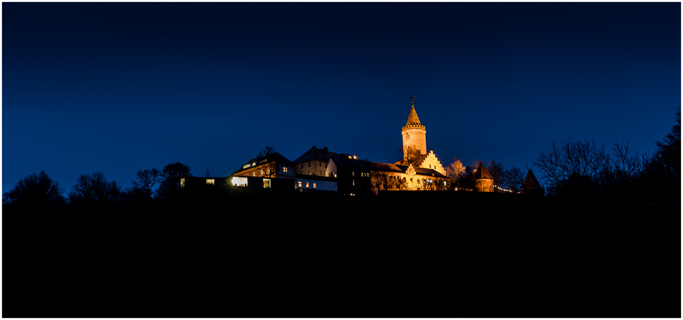 Leuchtenburg im Advent