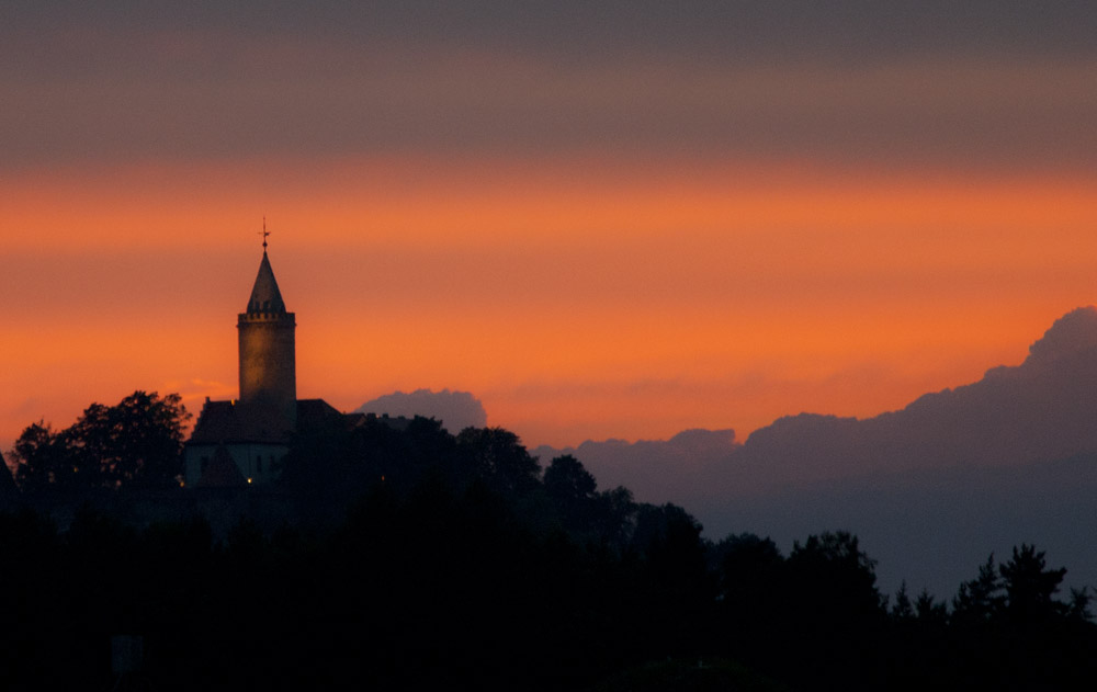 Leuchtenburg im Sonnenuntergang