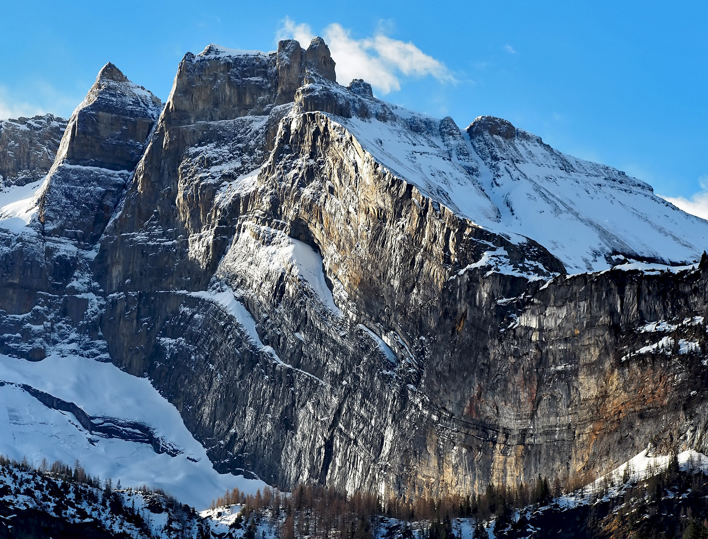 Leuchtende Gipfel in den Schweizer Alpen! - Der Äussere Fisistock, 2946 m ü.M.