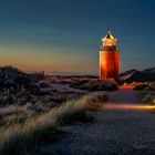 Leuchtende Nachtwolken am Leuchtturm von Kampen auf Sylt