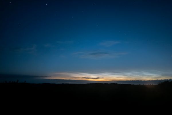 Leuchtende Nachtwolken