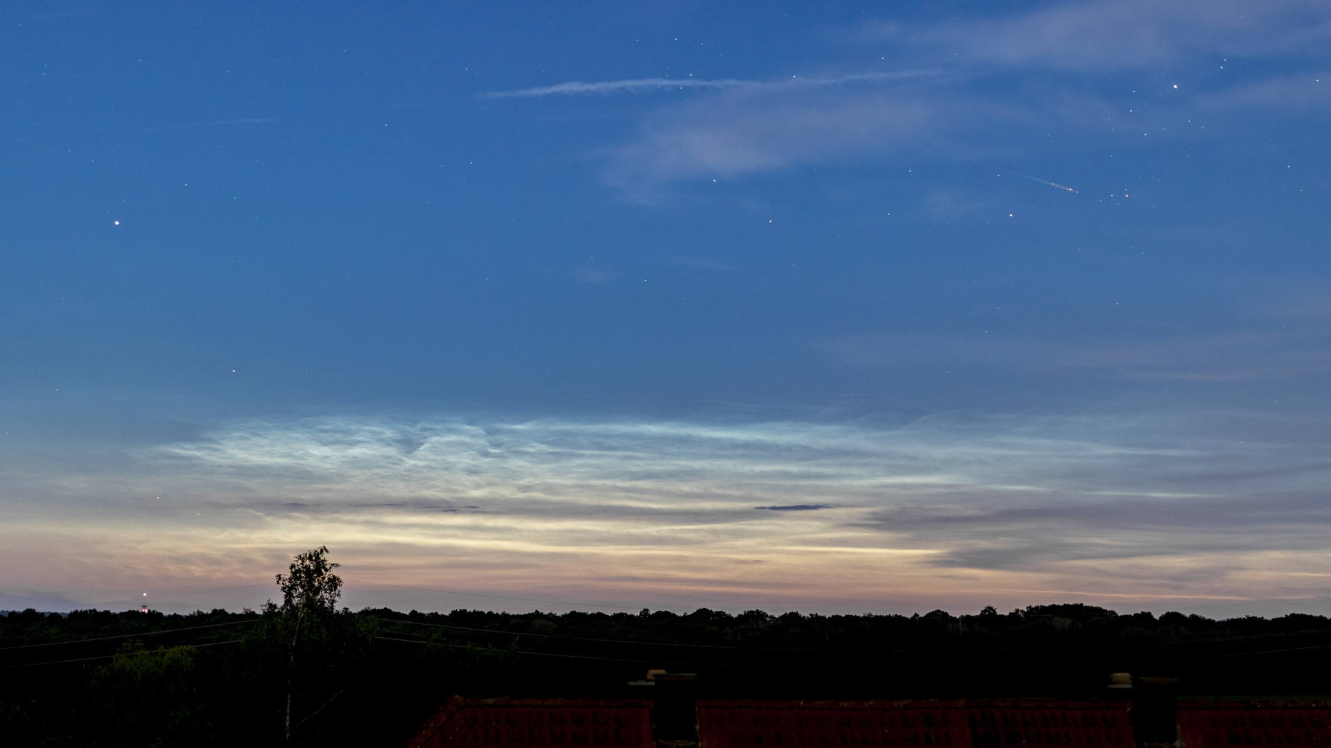 Leuchtende Nachtwolken - NLCs am Nordhimmel