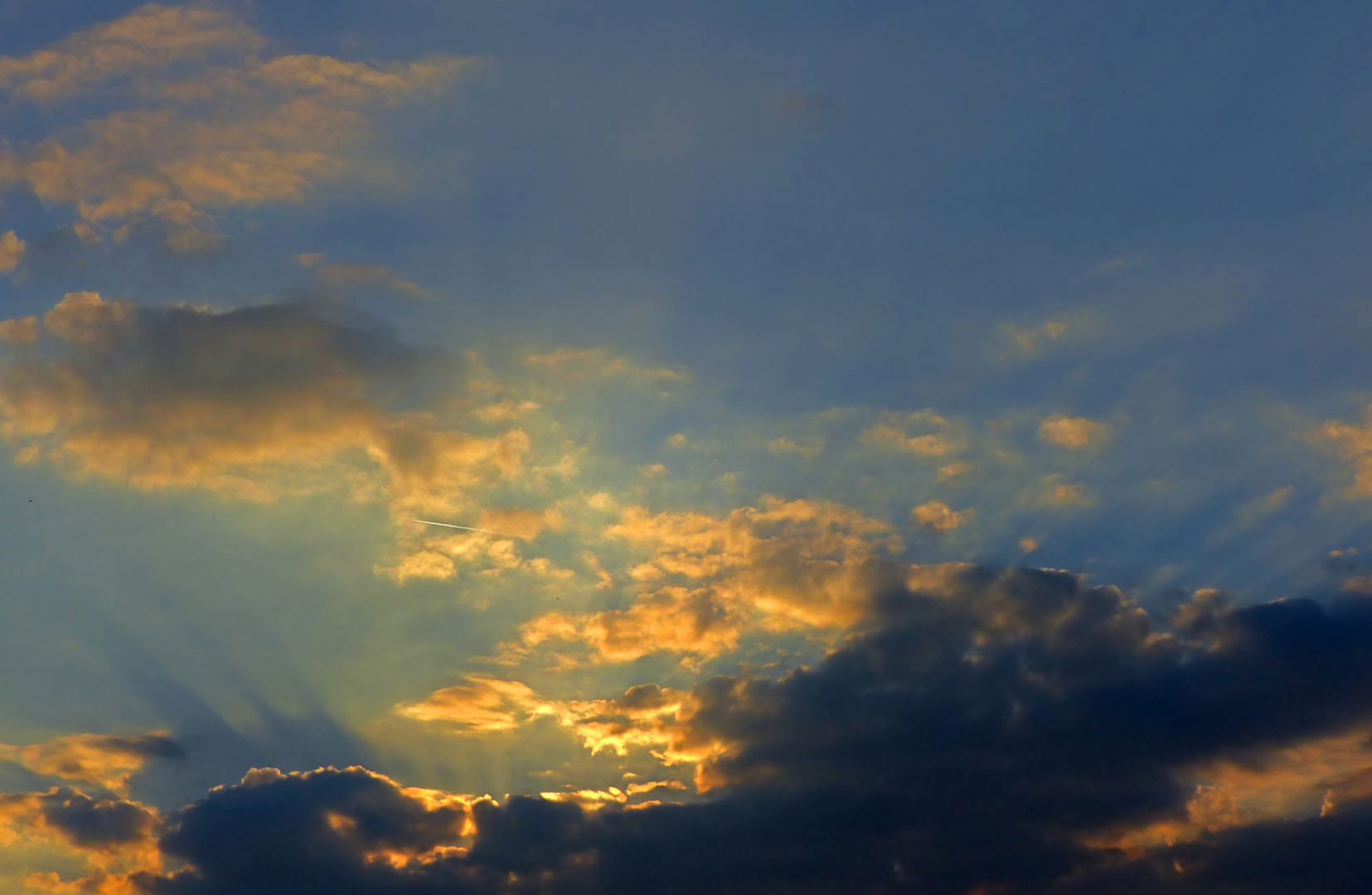 Leuchtende Wolken