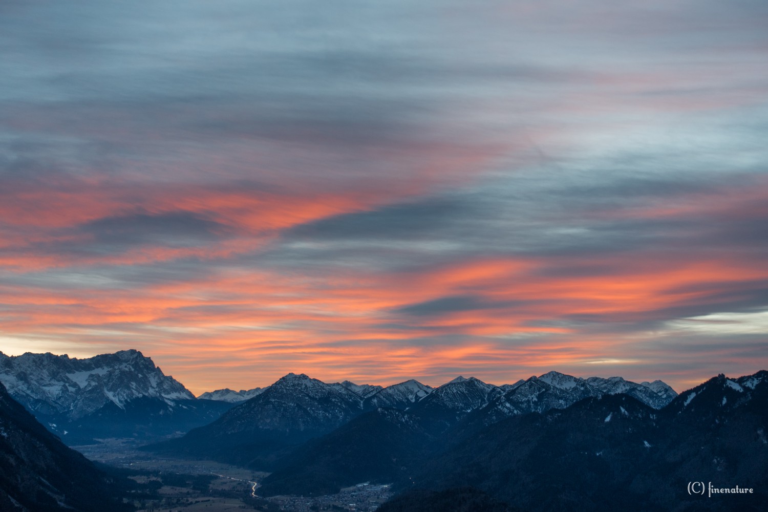 Leuchtende Wolken