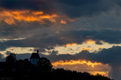 Leuchtende Wolken über St. Margaretha