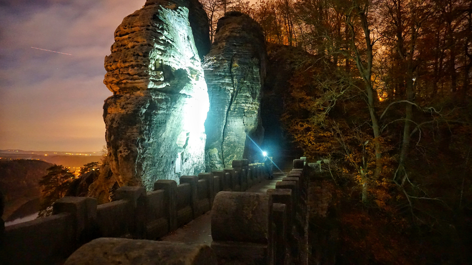 Leuchtender Basteifelsen