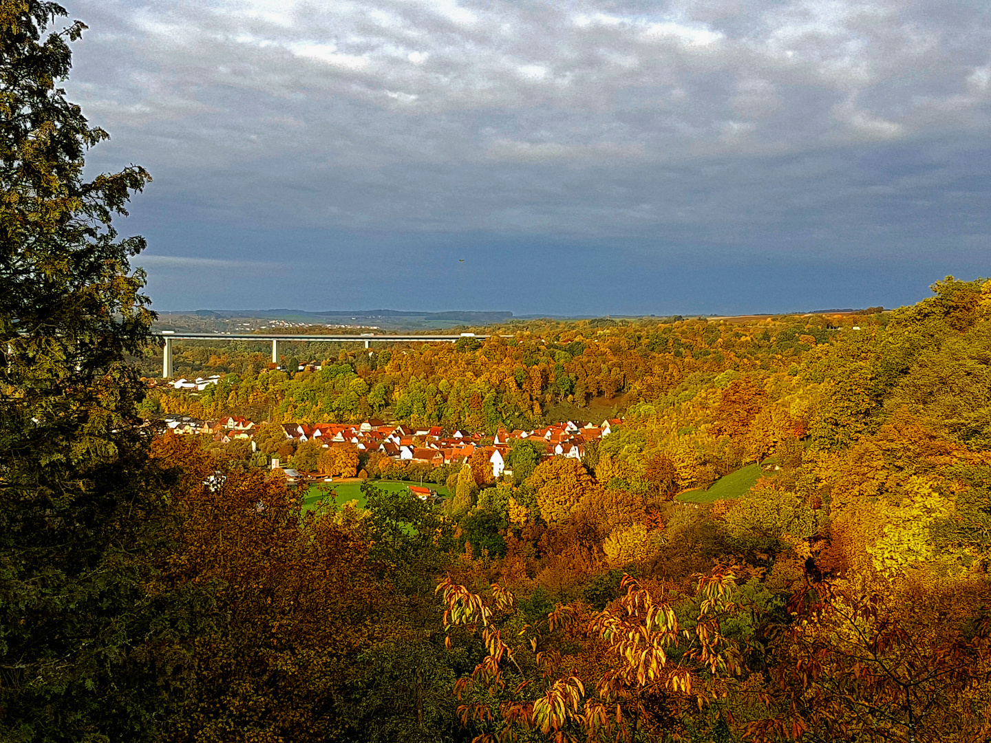 Leuchtender Herbst