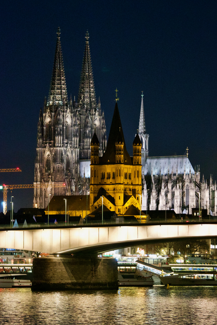 Leuchtender Sankt Martin zu Köln 