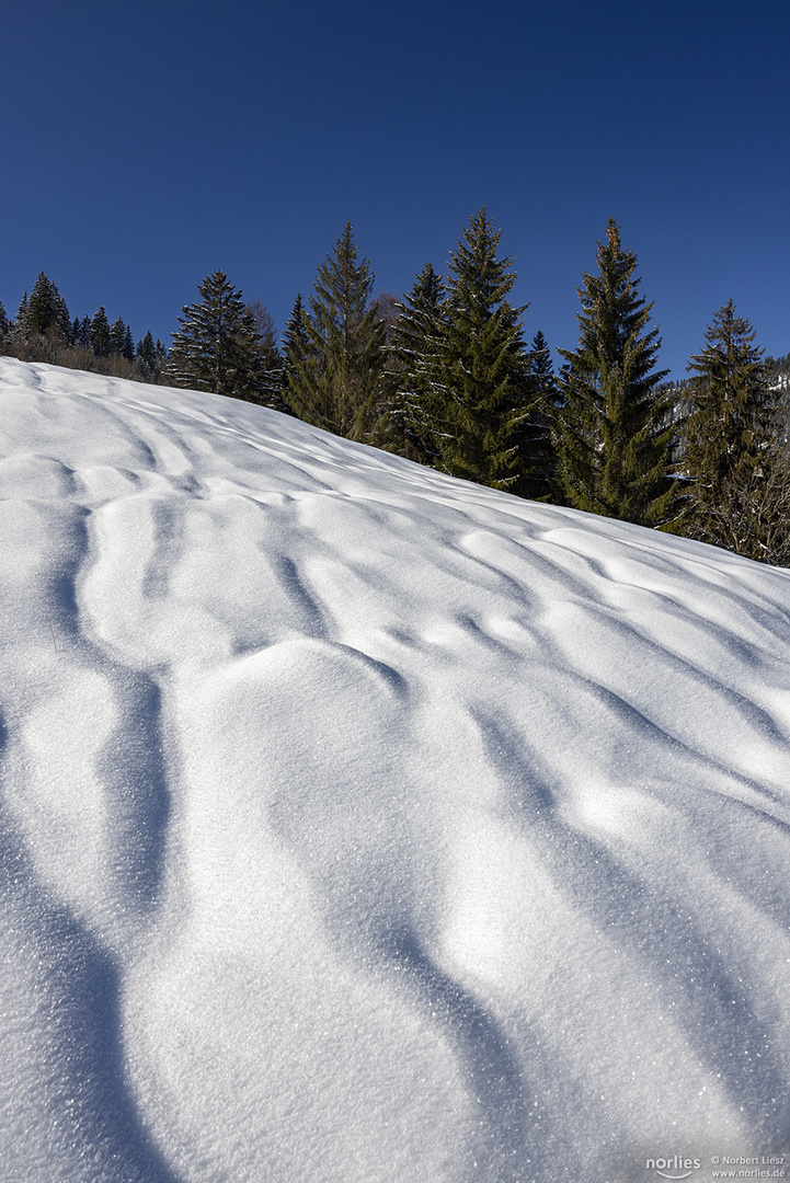 Leuchtender Schnee