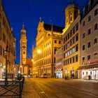 Leuchtendes Rathaus Augsburg mit Perlachturm