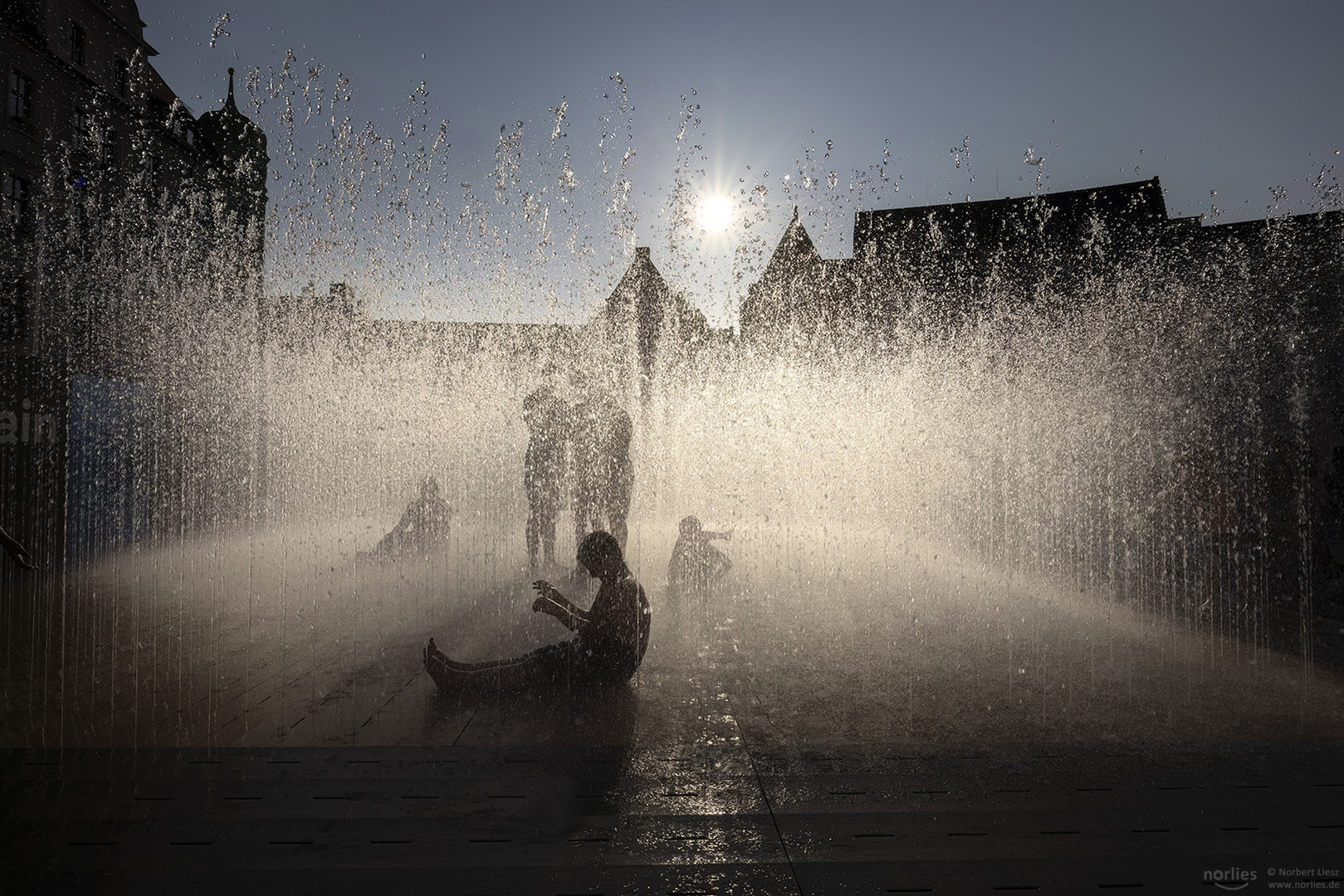 Leuchtendes Wasserspiel