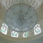 Leuchter in der Sultan-Qaboos-Moschee in Salala