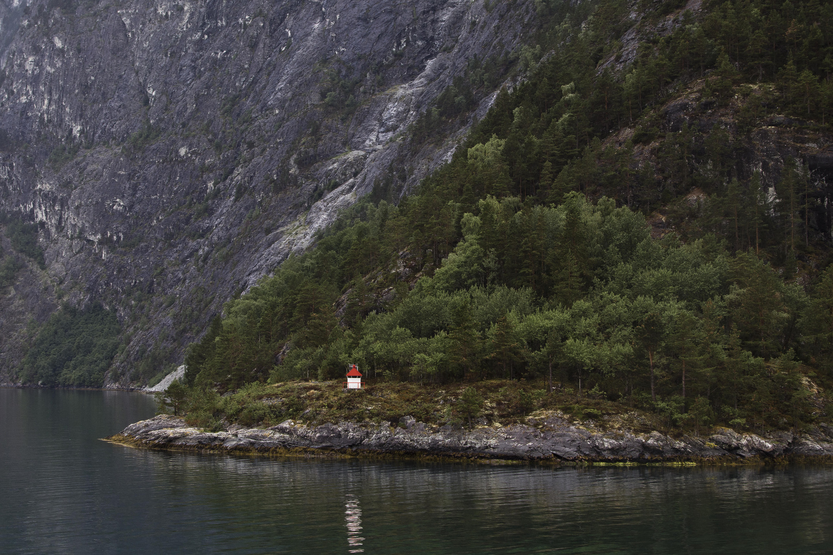 Leuchtfeuer am Aurlandsfjord