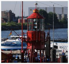 Leuchtfeuer im Hafen