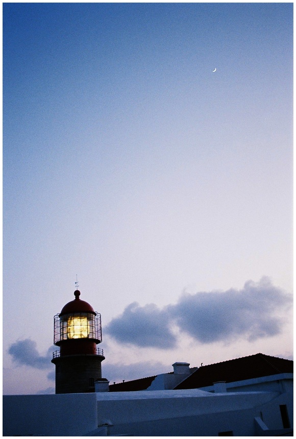 Leuchtturm am Cabo Sao Vicente mit Mond