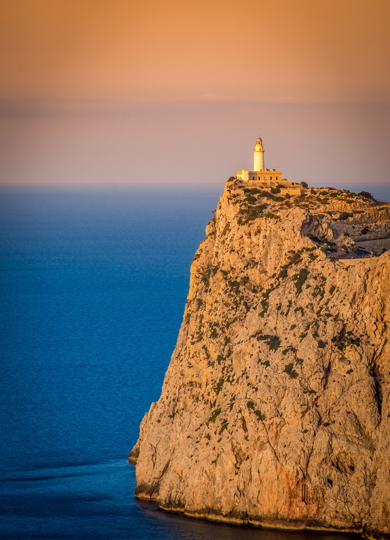 Leuchtturm am Cap Formentor in der Abendsonne