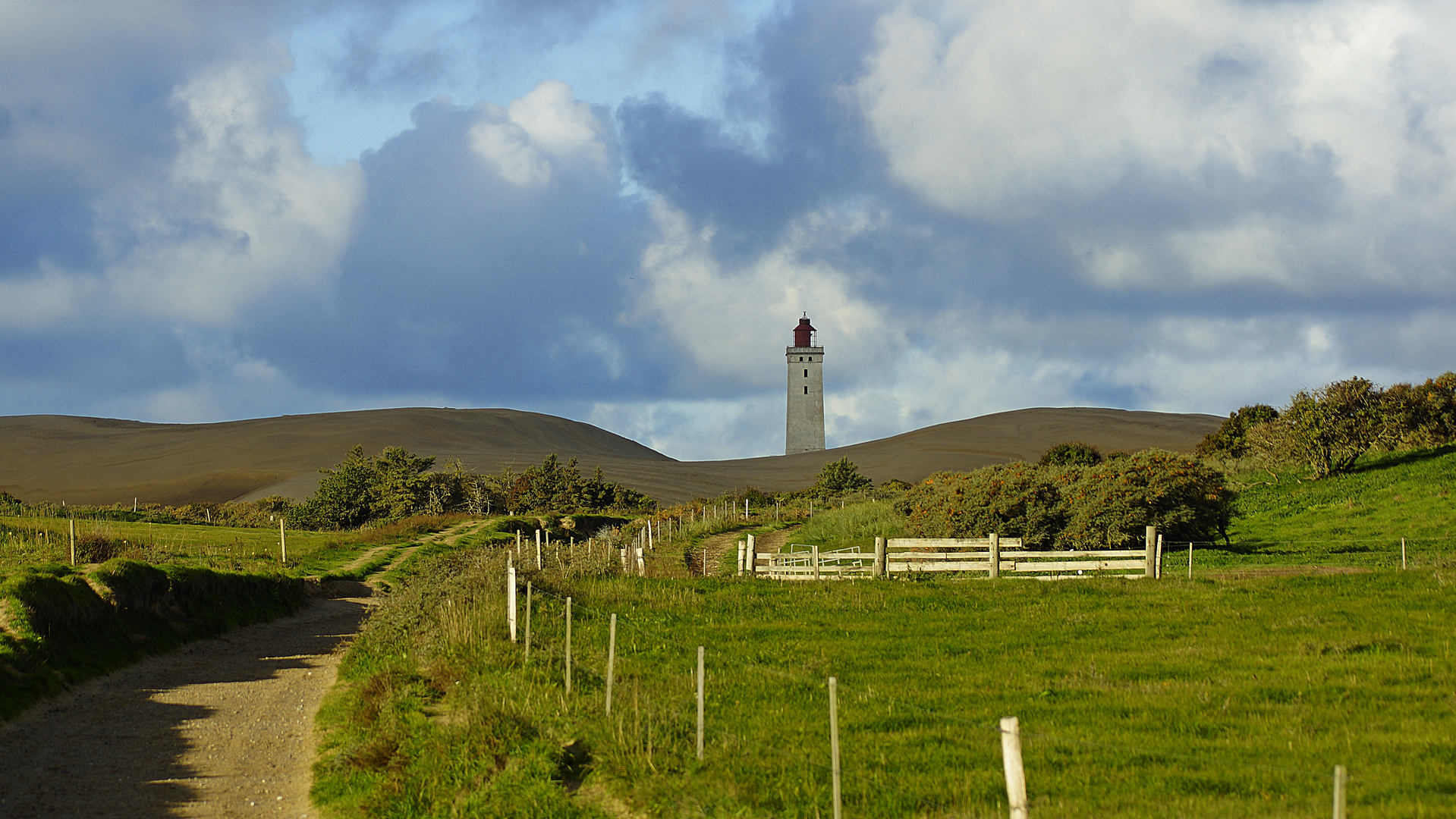 Leuchtturm am Morgen