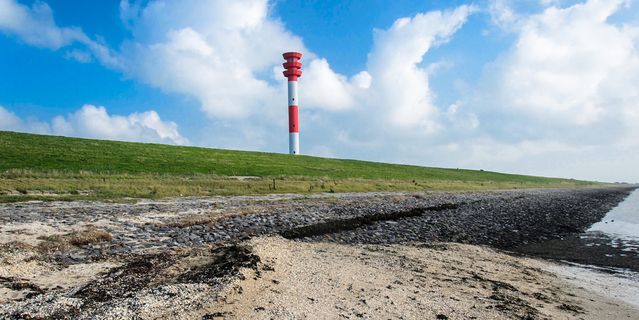 Leuchtturm am Strand