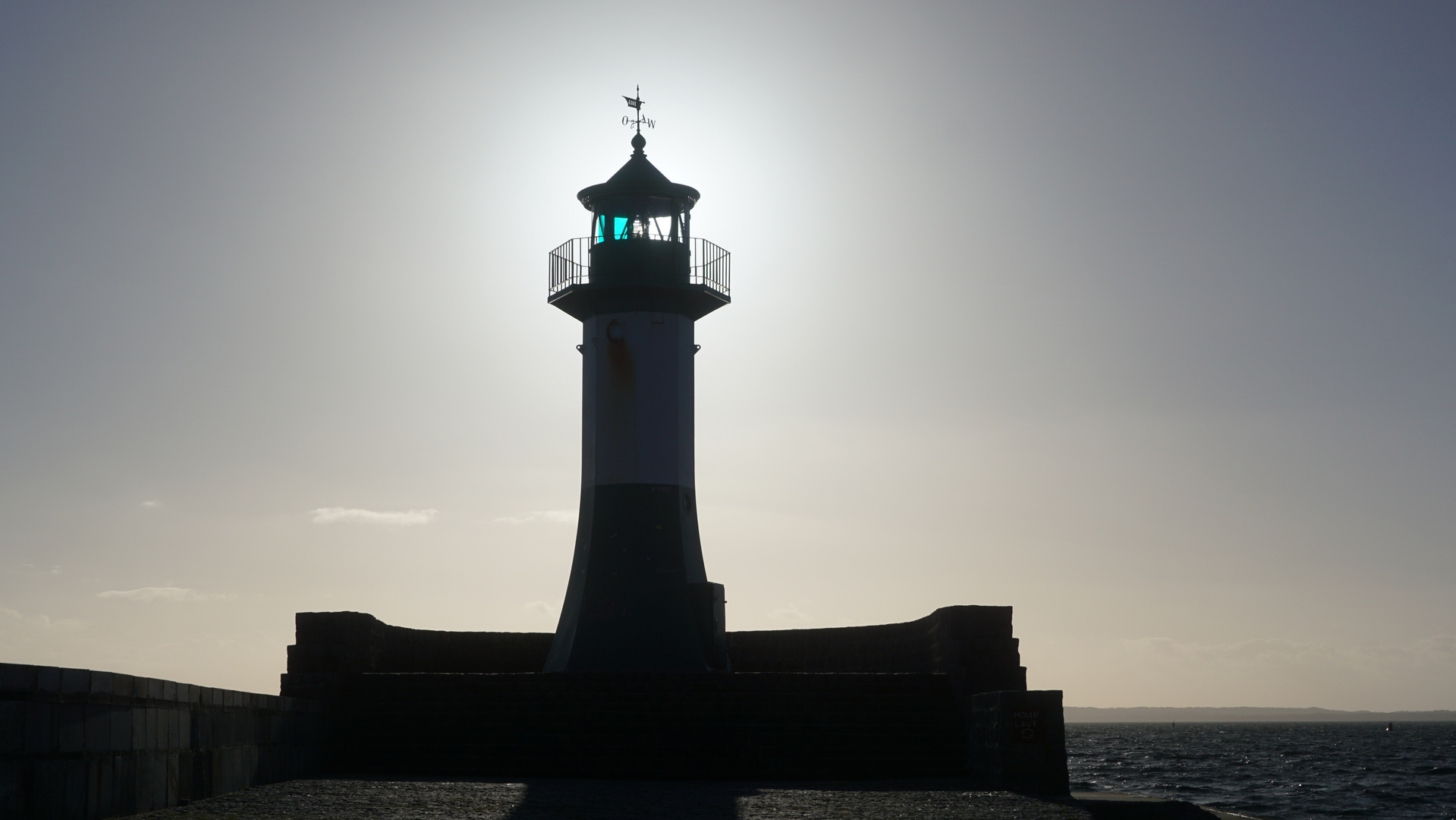 Leuchtturm an der Außenmole in Sassnitz