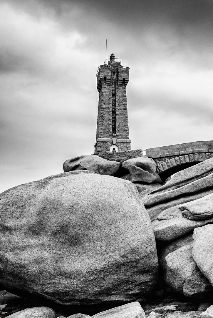 Leuchtturm an der Cote de Granit Rose