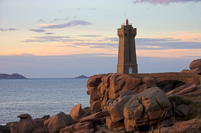 Leuchtturm an der Cote Granit Rose