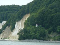 Leuchtturm an der Kreideküste des Nationalparks Jasmund